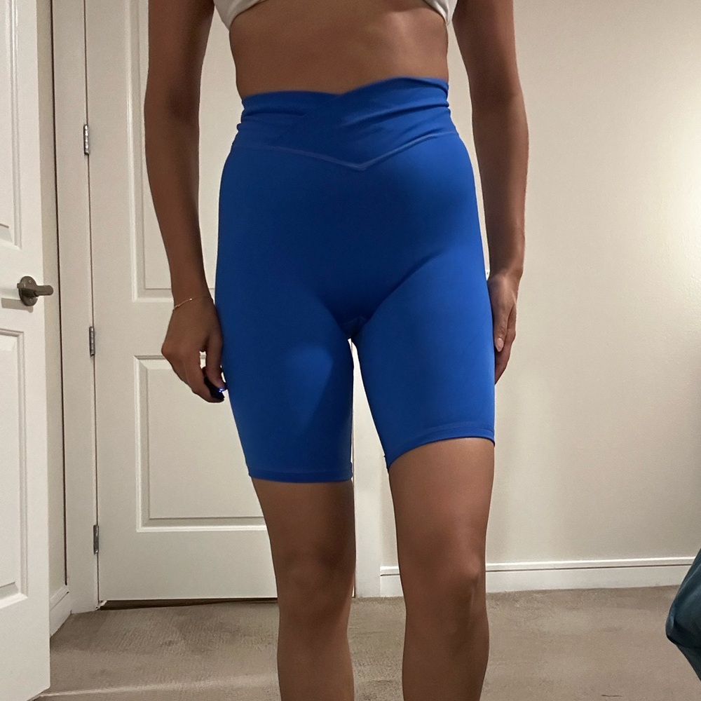 SOLD Buffbunny Cross-Waist Shorts | Buttery Soft, Sculpting | Donating Soon 💸